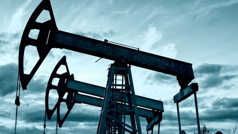 Мировые цены на нефть растут после снижения в понедельник до минимумом более чем за год
