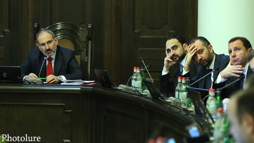 Մարդ կարո՞ղ է կորոնավիրուսով վարակվի, թեյ, սուրճ կամ օղի խմի և հաջորդ օրը վեր կենա գնա իր գործին. Փաշինյան