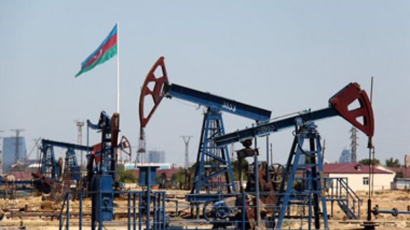 «Туран»: Добыча нефти в Азербайджане постепенно сокращается, а это отрицательно влияет на внешнеторговый оборот страны