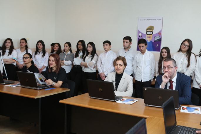 Beeline. Երևանի երեք ավագ դպրոցում մեկնարկում են կոդավորման արտալսարանային դասընթացներ