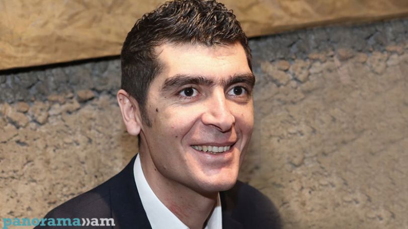 Аркменик Никогосян поздравляет с профессиональным праздником настоящих писателей