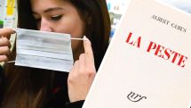 Из-за коронавируса во Франции выросли продажи романа Камю «Чума»