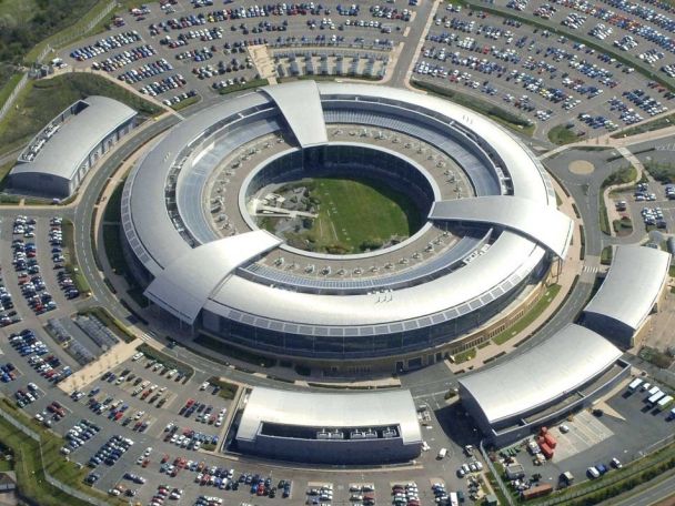 Apple’s Cook offers work from home this week to many global employees