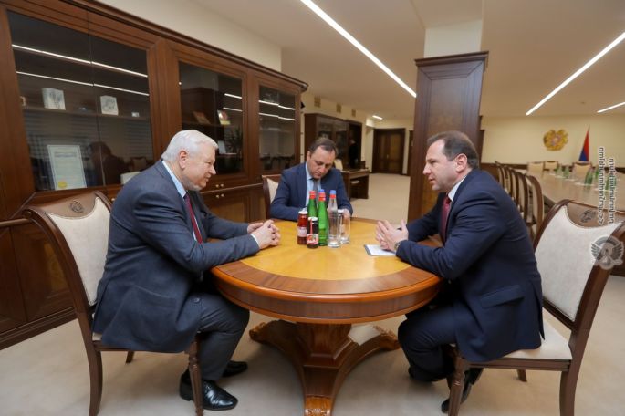 Armenian defense minister meets with OSCE’s Kasprzyk
