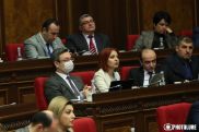 Парламент Армении во втором чтении принял закон о введении ответственности за нарушение режима самоизоляции