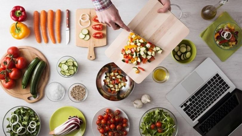 WHO experts release guidance for health food and nutrition during self-quarantine