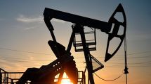 Котировки нефти растут в среду после обвала во вторник