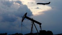 Впервые с 1999 года цена нефти Brent опустилась ниже $16
