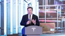 Американский бизнесмен Илон Маск одним сообщением в Twitter обвалил акции Tesla