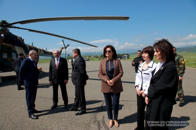 Nikol Pashinyan arrives in Artsakh