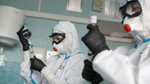 Пятый день подряд в России выявили менее 10 тысяч случаев заражения COVID-19