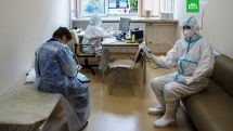 В России за сутки выявили 8894 новых случая заражения коронавирусом