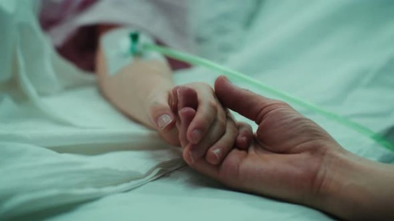 В Армении умер 5-летний ребенок: на него упал телевизор