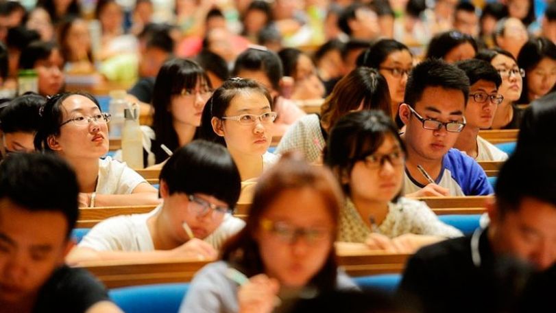 US to cancel visas for thousands of Chinese grad students  - reports