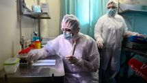 В России COVID-19 за сутки диагностирован у 8 595 человек