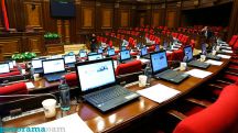 По инициативе правительства сегодня состоится внеочередное заседание НС Армении