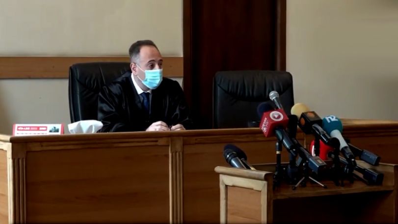 Судья решил не откладывать рассмотрение жалобы адвокатов Роберта Кочаряна