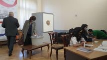 Lawmakers approve motion to arrest the leader of Prosperous Armenia party