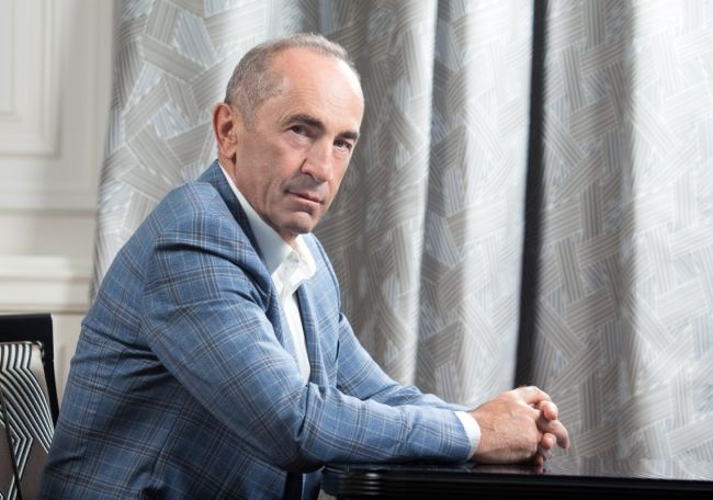 Ռ. Քոչարյանի գրասենյակ. Շնորհակալություն ենք հայտնում 2 մլրդ դրամ գրավի վճարման գործում  աջակցած գործարարներին, բարերարներին, քաղաքացիներին
