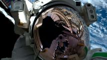 «Выйдут, поболтаются и вернутся», или как в NASA описали выход туристов в космос
