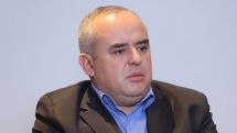 Աթանեսյան. Ինչու՞ Փաշինյանը չի զորակոչվել, բայց այսօր պատերազմի ժամանակ ՀՀ ԶՈՒ գերագույն գլխավոր հրամանատարն է