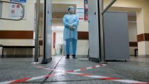 Инфекционист: Мир все еще находится на начальном этапе пандемии коронавируса