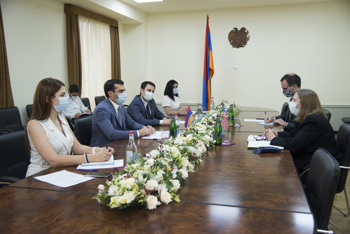Հակոբ Արշակյանն ԱՄՆ դեսպանի հետ քննարկել է ներդրումների ներգրավման հնարավորությունները