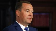 Дмитрий Медведев призвал не «вешать всех собак» на Всемирную организацию здравоохранения