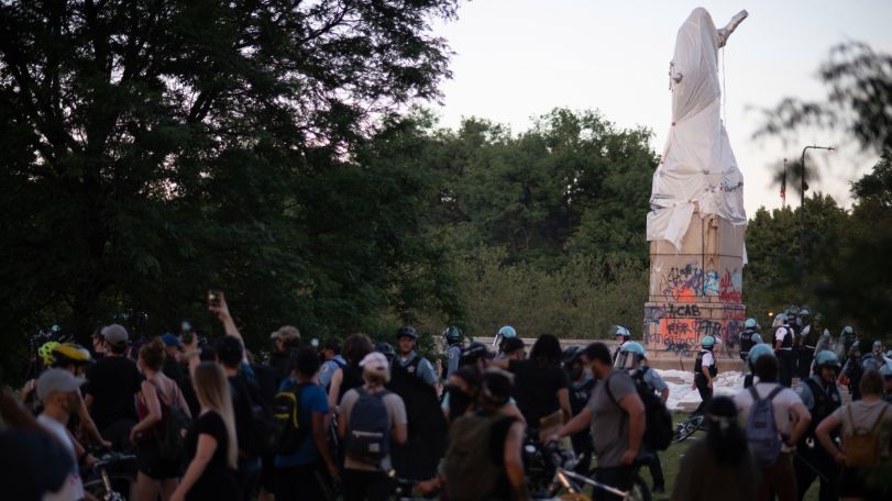 18 police officers injured in Chicago protest