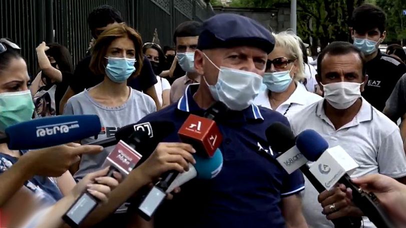 «Պարոն Հարությունյան, լավ իմացեք, եթե այսպես շարունակվի, մեր հաջորդ ակցիան լինելու է ձեր հրաժարականի պահանջով»