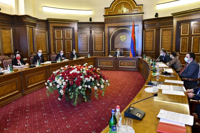 Премьеру Армении представлен отчет о реализованных в 2019 году мероприятиях в сфере здравоохранения