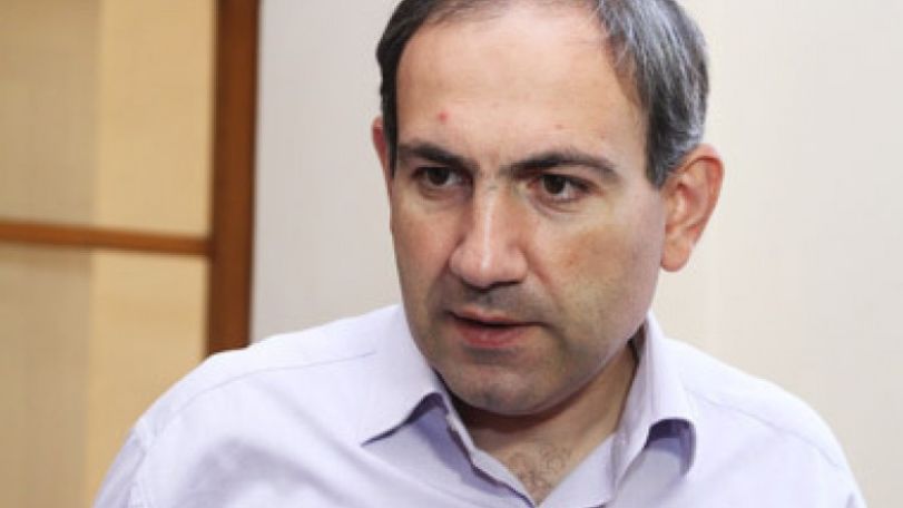 Nikol Pashinyan from border close Berkaber: Situation is controlled by our armed forces 