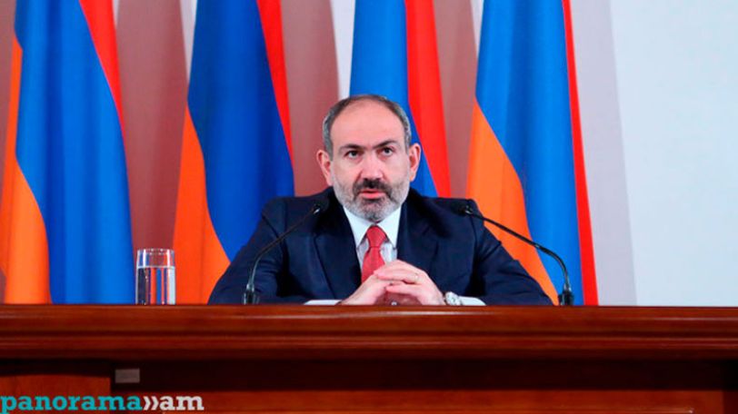 Премьер Армении поздравил президента Уругвая по случаю Дня независимости