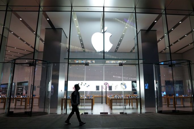 Apple loses $180 billion in market value