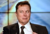 Основатель компаний Tesla и SpaceX Илон Маск лишился места в пятерке богатейших людей мира