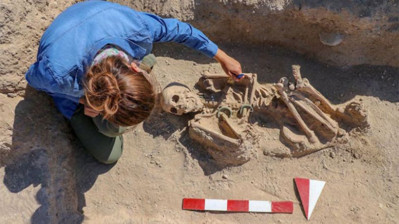 Grave of Urartian woman buried with jewelry unearthed in Van