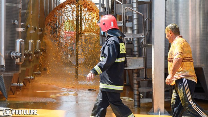 Скончался еще 1 пострадавший при пожаре на Прошянском коньячном заводе