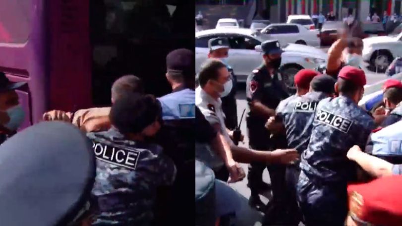 Двое граждан задержаны возле здания суда в Ереване
