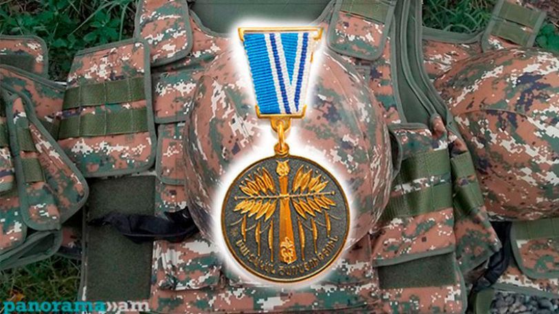 Artsakh president awarded 26 servicemen posthumously
