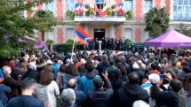 Франсуа Олланд на митинге «Во имя мира в Арцахе: Азербайджан развязал эту войну при поддержке Турции