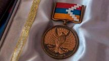 Ռազմական գաղտնիք պարունակող փաստաթղթեր բերելու համար սպան «Արիության համար» մեդալի է ներկայացվել