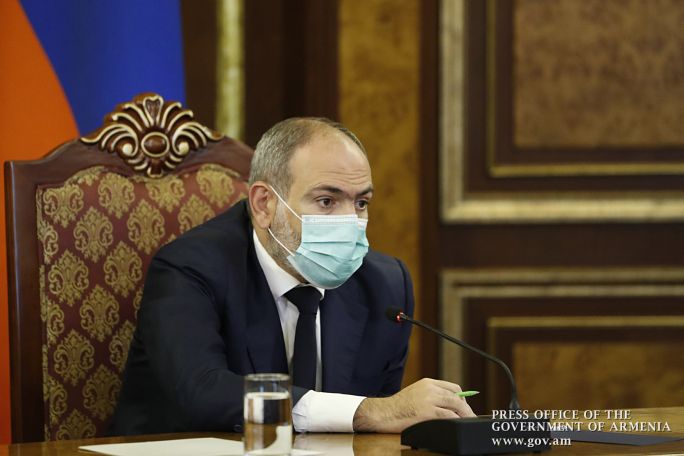 Փաշինյանը հանդիպում է իր կուսակիցների հետ