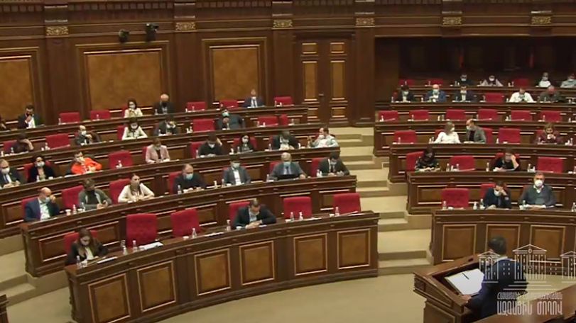 Парламент Армении принял законопроект о предоставлении налоговых льгот в период военного положения