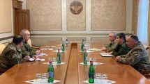 Arayik Harutyunyan received the Commander of the Russian peacekeeping contingent in Nagoro-Karabakh