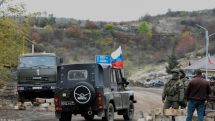 Artsakh army chief meets with Russian peacekeeping contingent commander