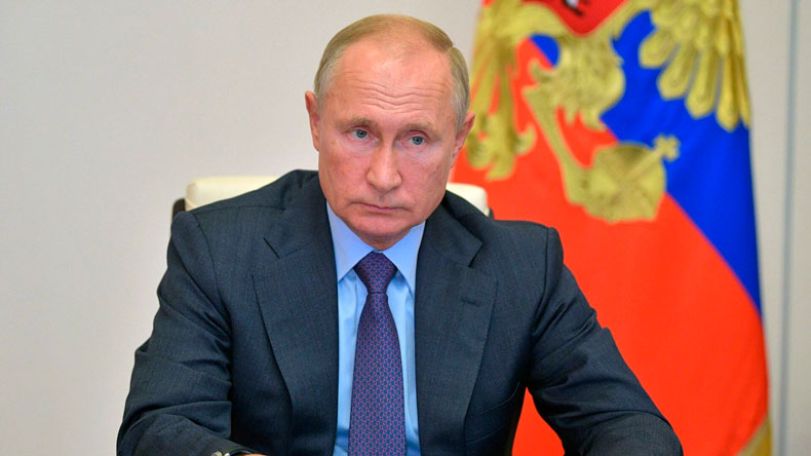 Putin awards crew members of Russian helicopter shot down by Azeri forces over Armenia