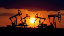 Котировки нефти повышаются в понедельник