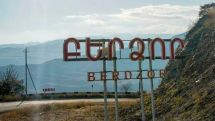 «Բերձորը տալի՞ս ենք, թե՞ չէ». Քաղաքի բնակիչներն ակնկալում են պաշտոնատար անձանց հստակ պատասխան