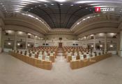 Грузия: новый парламент проводит первое заседание, оппозиция протестует
