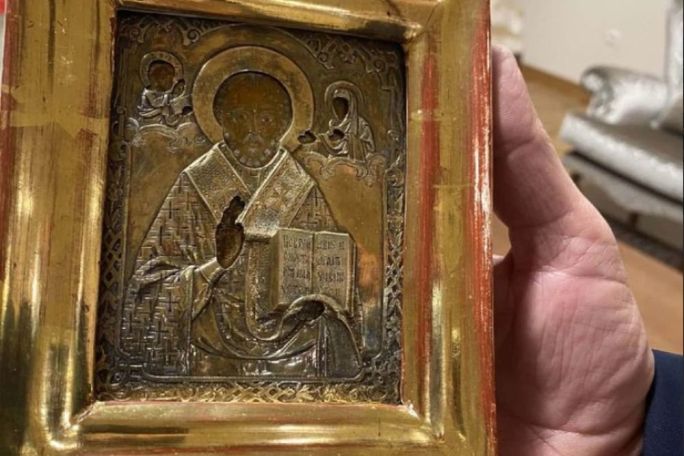 Подаренную главе МИД РФ Сергею Лаврову икону передали в посольство Боснии и Герцеговины